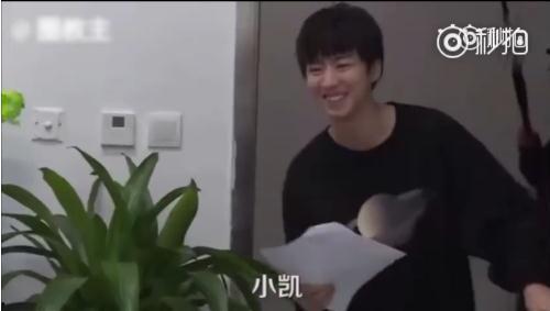 吃瓜娱乐王俊凯视频,萌态十足引网友热议